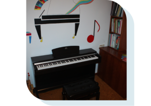 piano con el logotipo de pianagrama